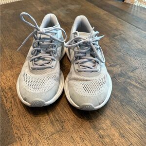 Light Gray Lulu  Blissfeel athletic sneakers W size 7.5